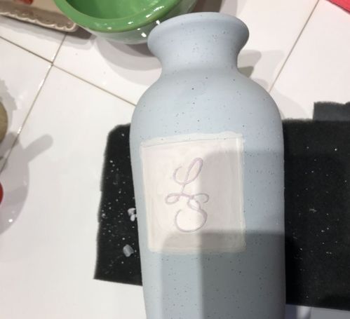 Fertig glasierte Hochzeitsvase