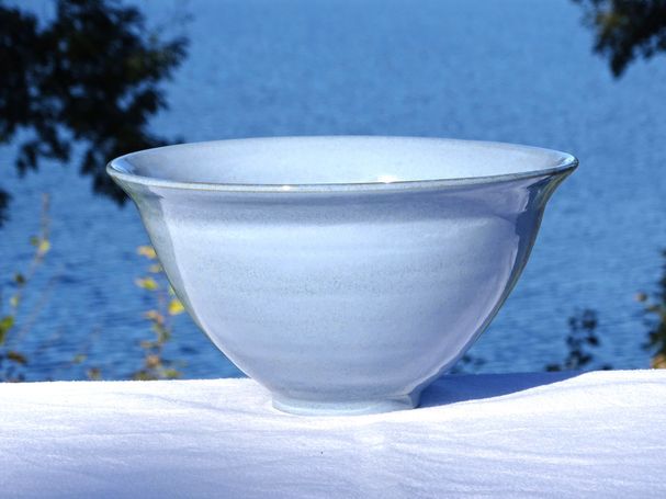 Grosse Schale für Lebensmittel hellblau glasiert